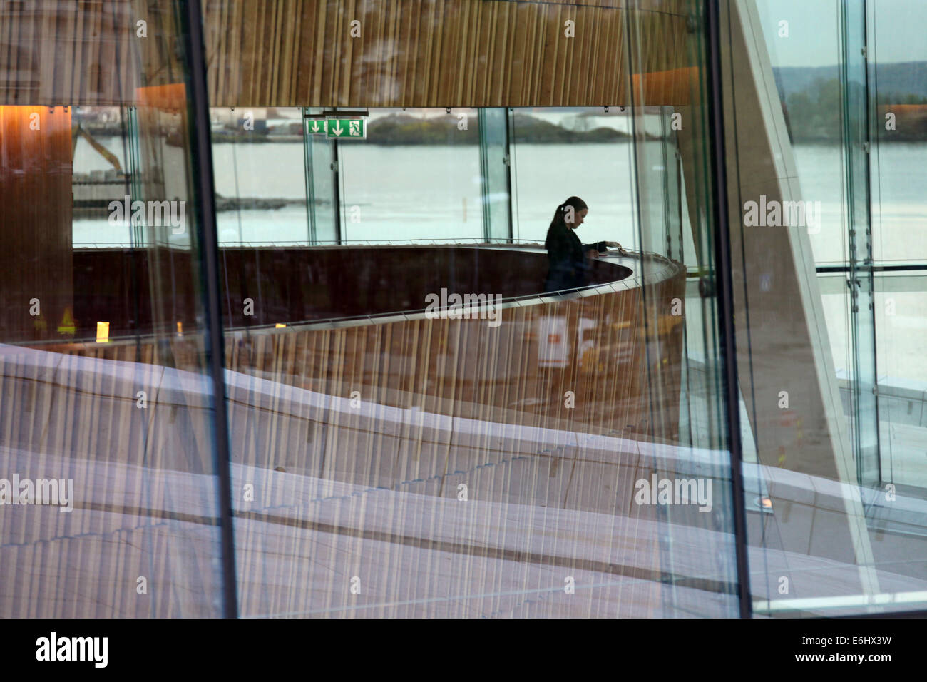 Award Winning Oslo Opera House qui est le foyer de l'Opéra National et du ballet et est la pièce maîtresse de l'Bjorvika neighborhood Banque D'Images