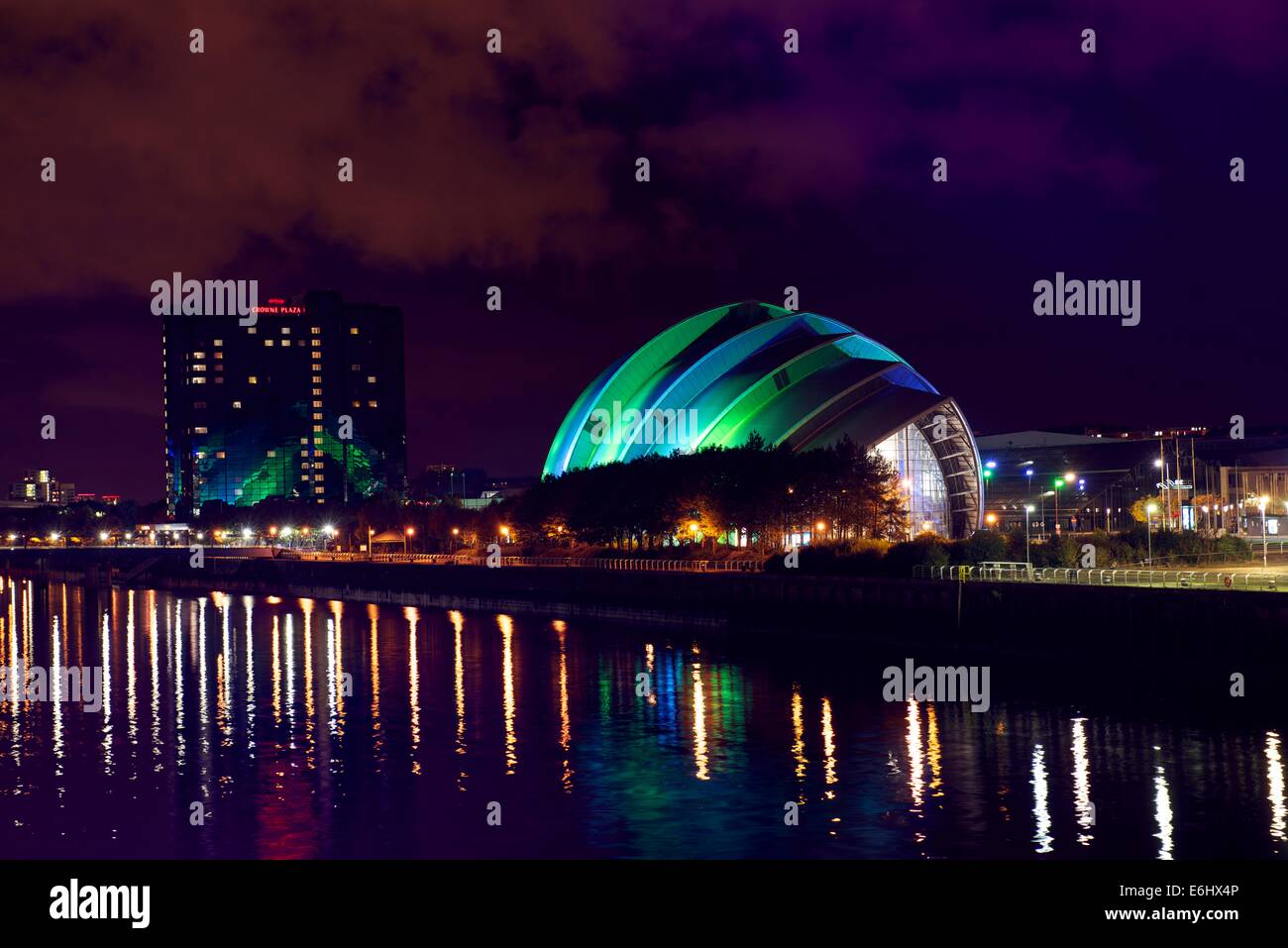 Le Clyde Auditorium aka Armadillo et le Crowne Plaza Hotel, Glasgow. Banque D'Images