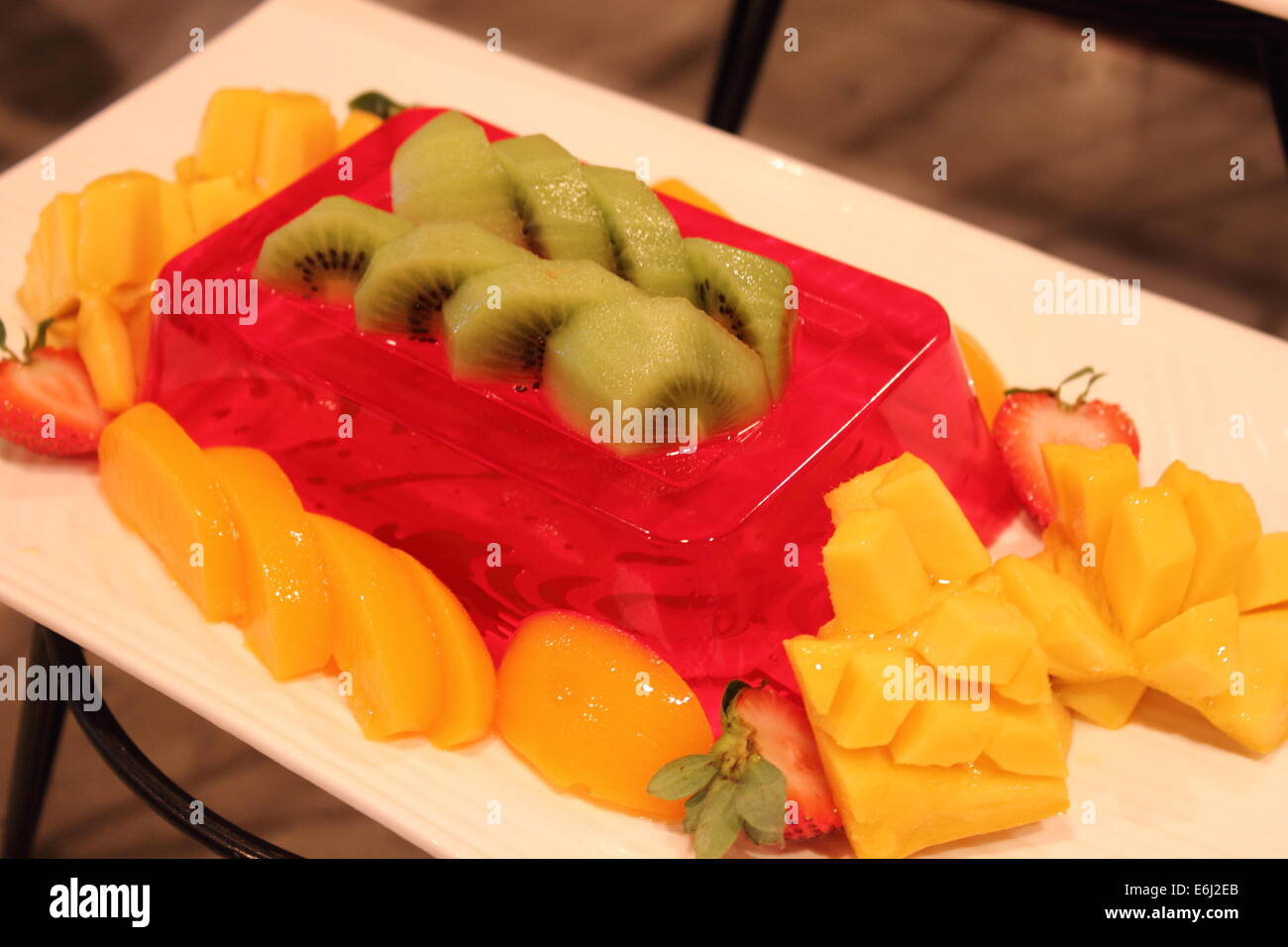 Délicieux mélange de fruits à base de gelée de fraises sauvages, Banque D'Images Délicieux mélange de fruits à base de gelée de fraises sauvages, Banque D'Images