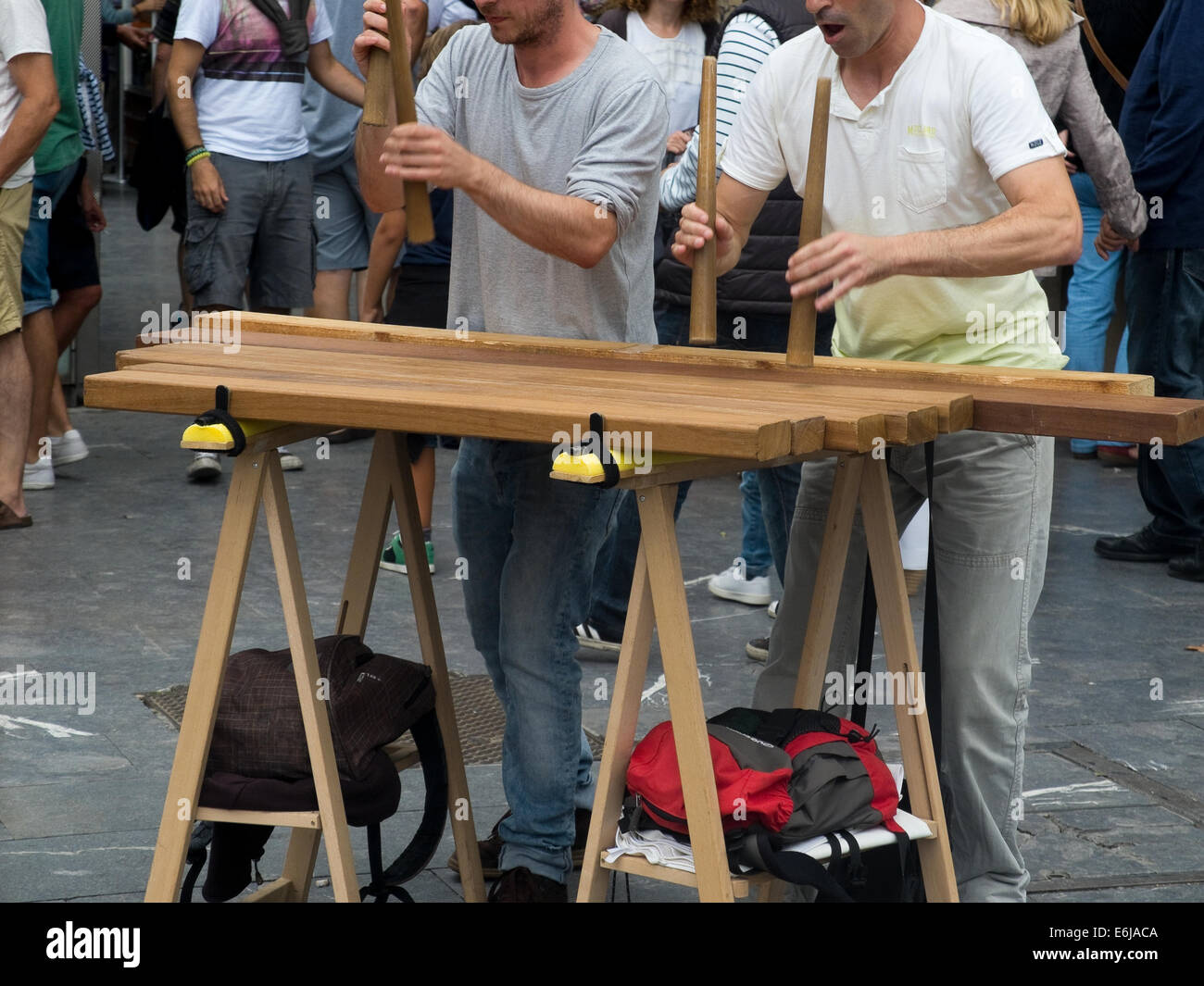 Txalaparta. instrument traditionnel du Pays Basque. L'Espagne. Banque D'Images