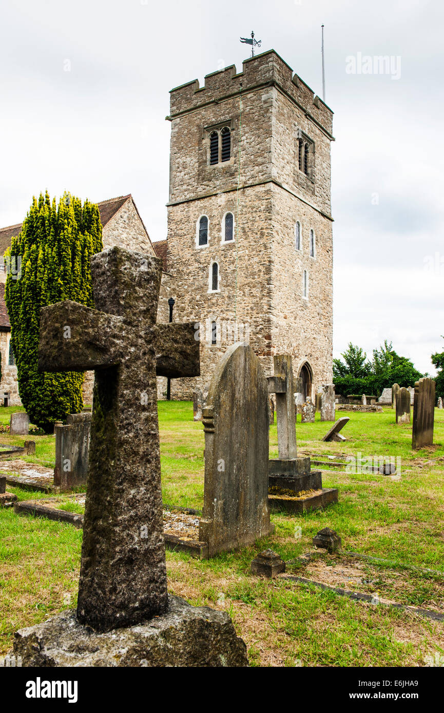 Aylesford Église près de Maidstone dans le Kent. La partie la plus ancienne de l'église (la base de la tour) est Norman. Banque D'Images