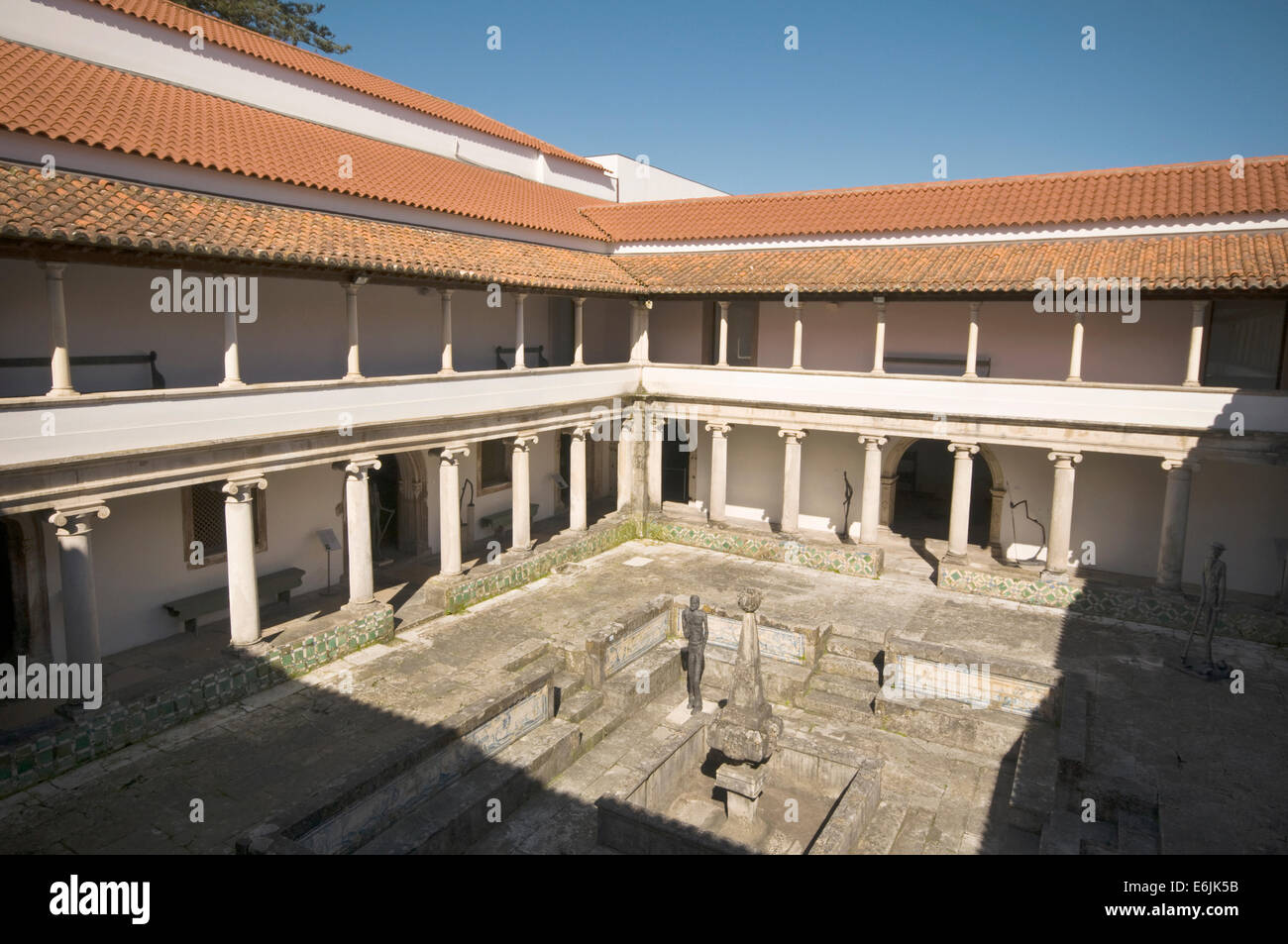 L'EUROPE, PORTUGAL, Aveiro, Museu de Aveiro, Aveiro - Musée de l'ancien monastère catholique (Mosteiro de Jésus), le cloître Banque D'Images