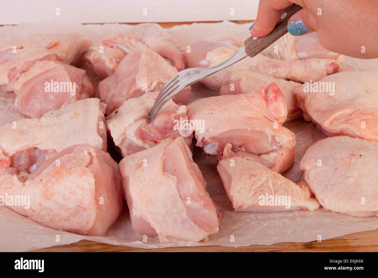 Poulet coupé en pièces à coups de fourchette et Banque D'Images