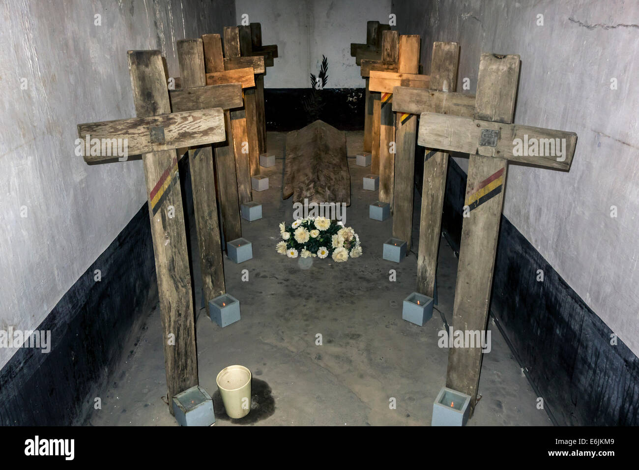 Croix de bois de soldats tués dans la crypte du Fort de Loncin, détruit pendant la Première Guerre mondiale dans la bataille de Liège, Belgique Banque D'Images