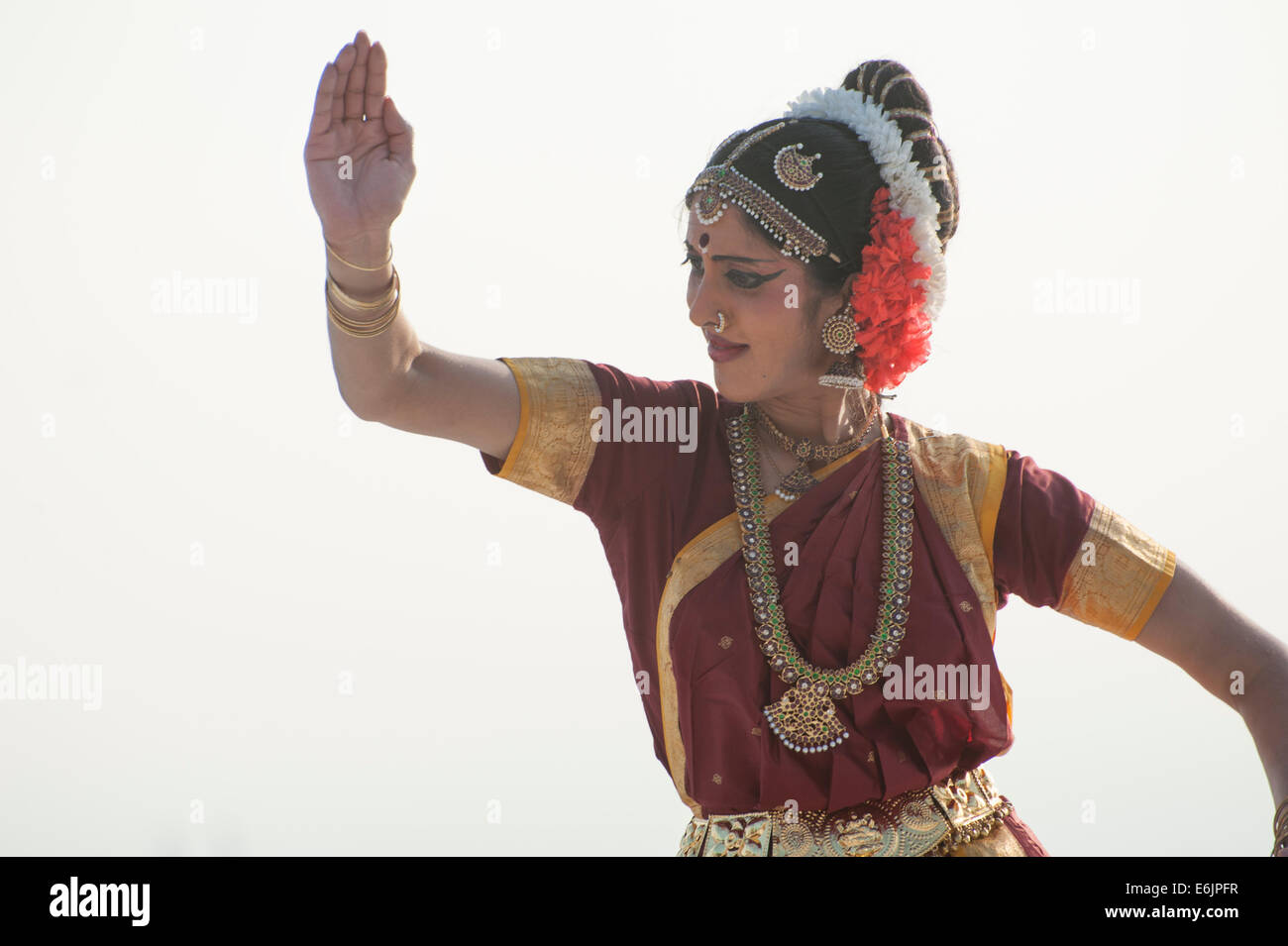 Un danseur dépeignant Seigneur Ganesha à un festival de danse de la ville de New York dans un style de danse du sud de l'Inde a appelé 'le kuchipudi.' Banque D'Images