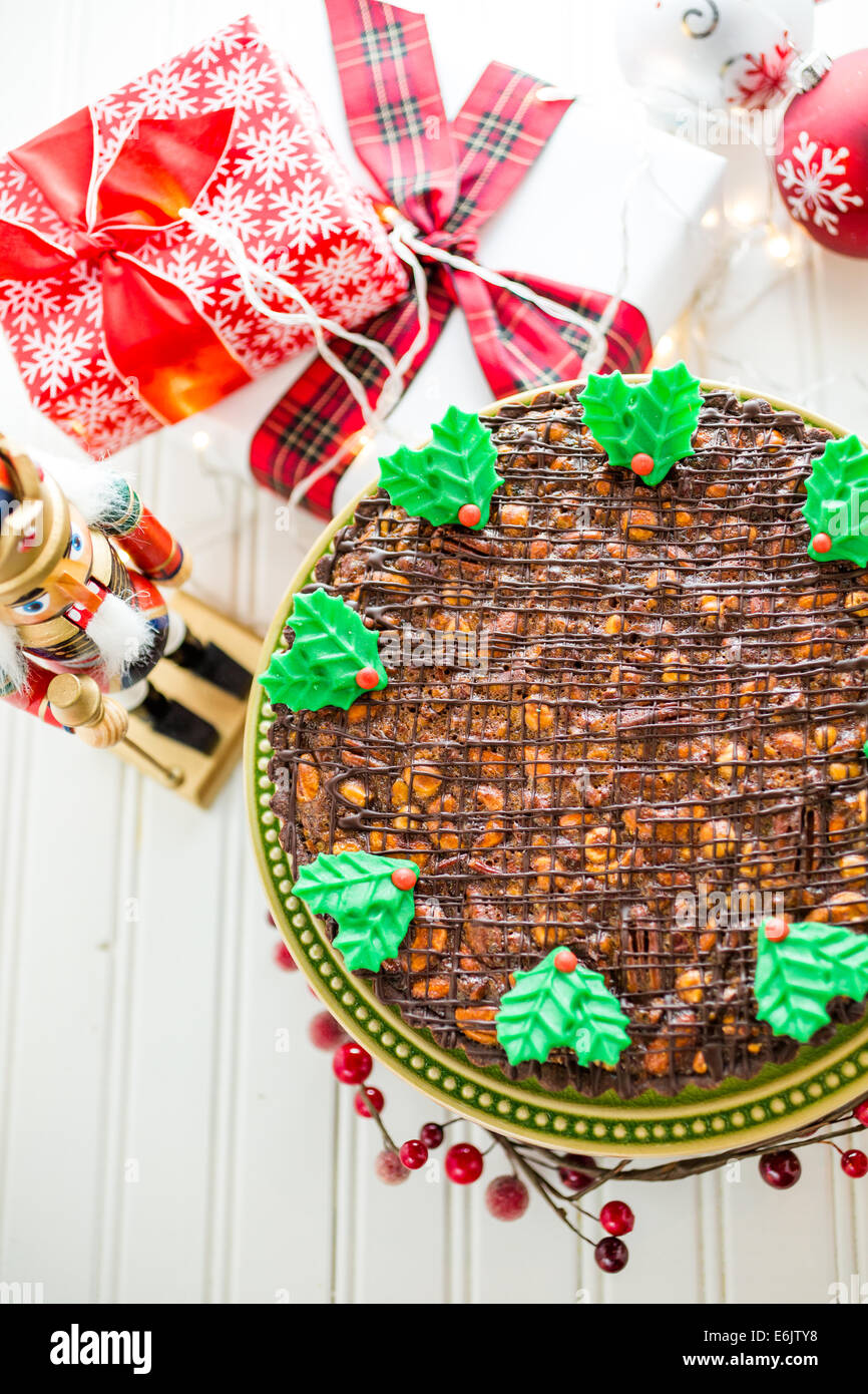 Bière au chocolat et vin. Nutcracker Sweet Tart avec vin pour Noël. Banque D'Images