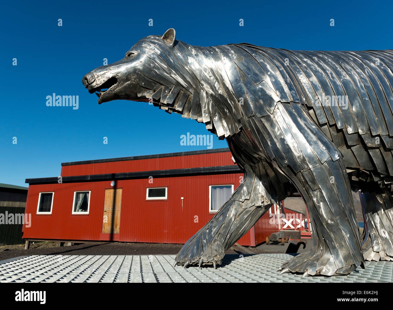 Sculpture d'un ours polaire, Longyearbyen, Spitsbergen, Svalbard, archipel de Svalbard et Jan Mayen (Norvège) Banque D'Images