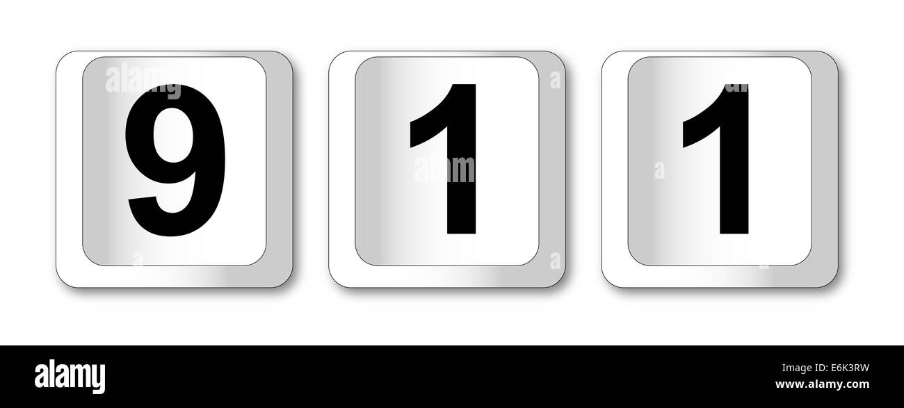 Ordinateur ou téléphone clés avec le numéro d'appel des services d'urgence sur un fond blanc Banque D'Images Ordinateur ou téléphone clés avec le numéro d'appel des services d'urgence sur un fond blanc Banque D'Images