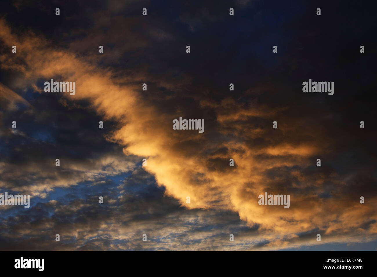 Ciel nuageux, soir, humeur, Allemagne Banque D'Images