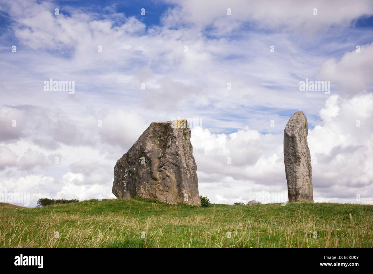 Avebury menhirs. Wiltshire, Angleterre Banque D'Images