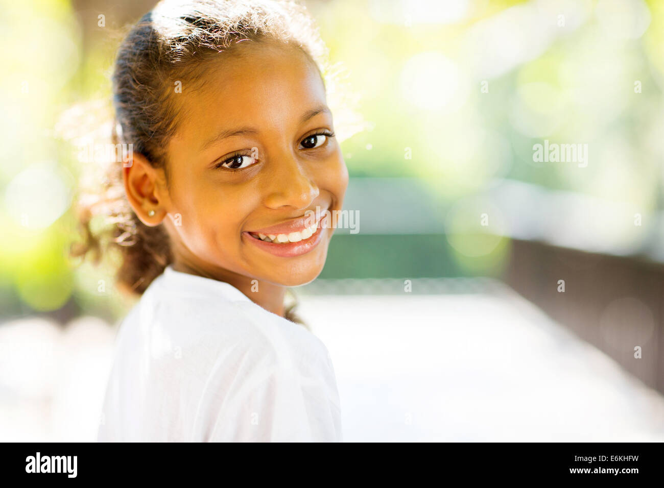 Close up portrait of pretty African little girl outdoors Banque D'Images