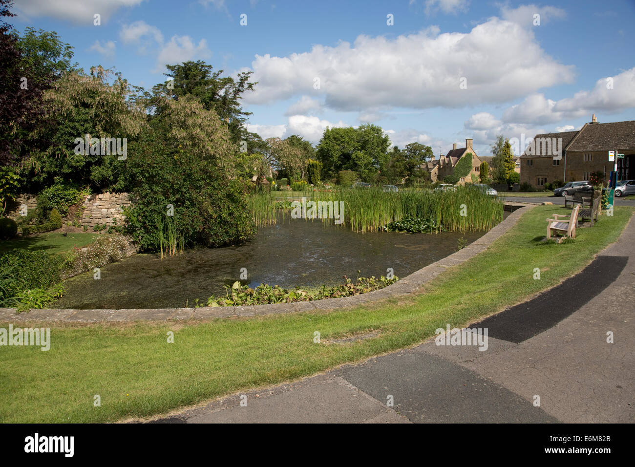 Village traditionnel canardière Willersey Cotswolds Nord UK Banque D'Images