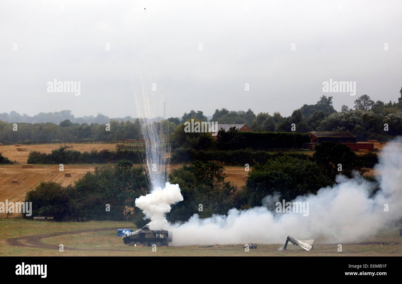 Des chars, des camions et de feu Banque D'Images