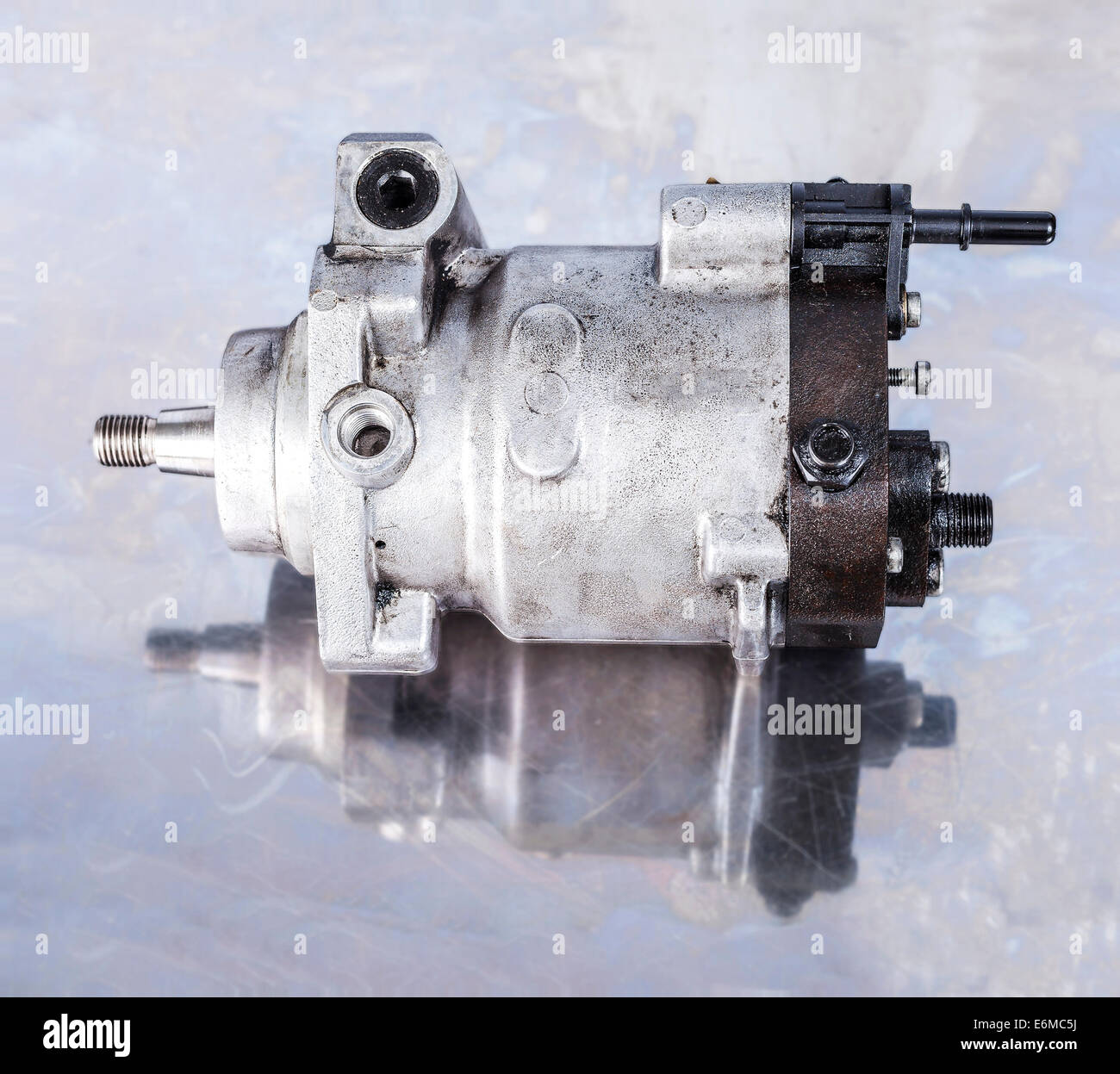 Diesel injection pump Banque de photographies et d'images à haute  résolution - Alamy