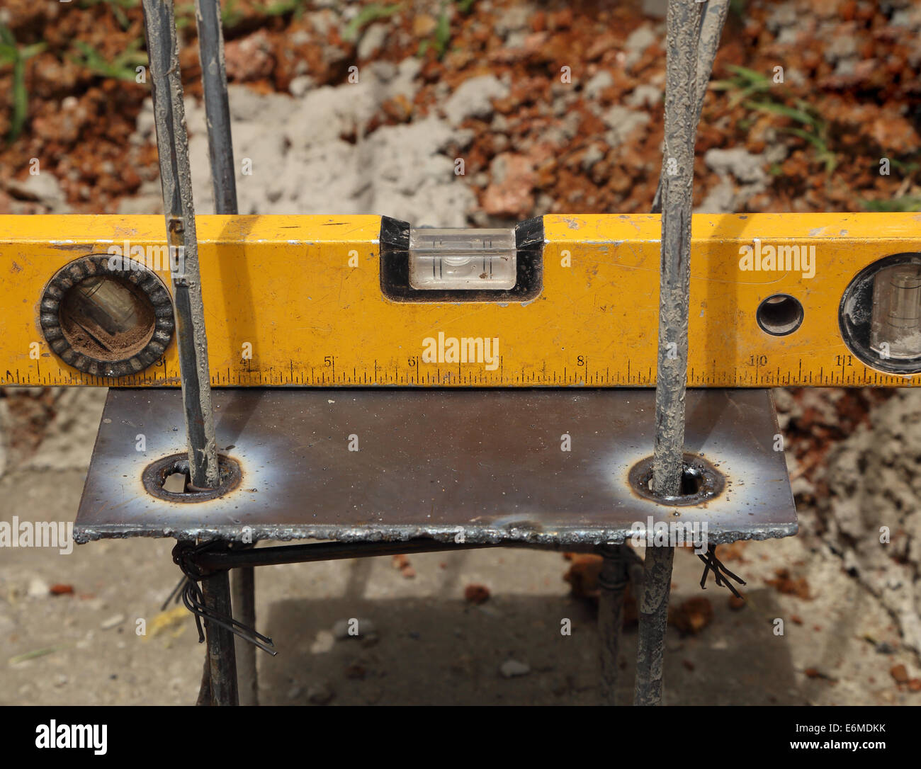 Indicateur de niveau de construction contrôle at construction site Banque D'Images