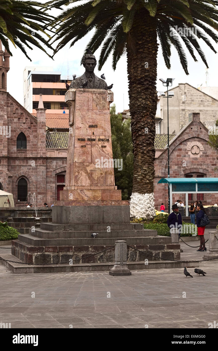 Un monument en l'honneur Pedro Cevallos Fermin dans l'Cevallos Park dans le centre-ville d'Ambato, Équateur Banque D'Images