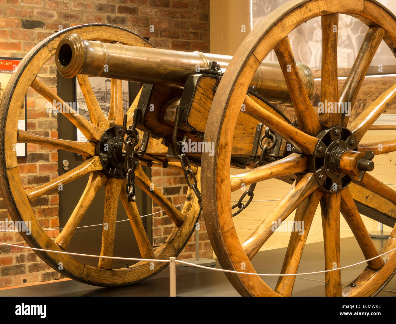 Canon du 19e siècle à Kelham Island Museum industrielle, Sheffield, Royaume-Uni Banque D'Images