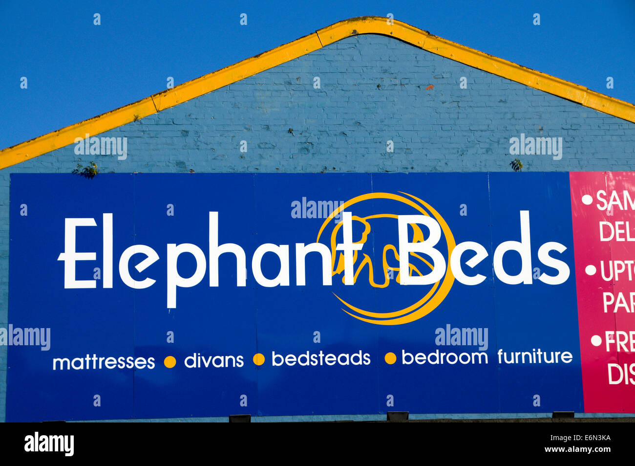 Lits salles d'éléphant, Penarth Road, Cardiff, Pays de Galles. Banque D'Images