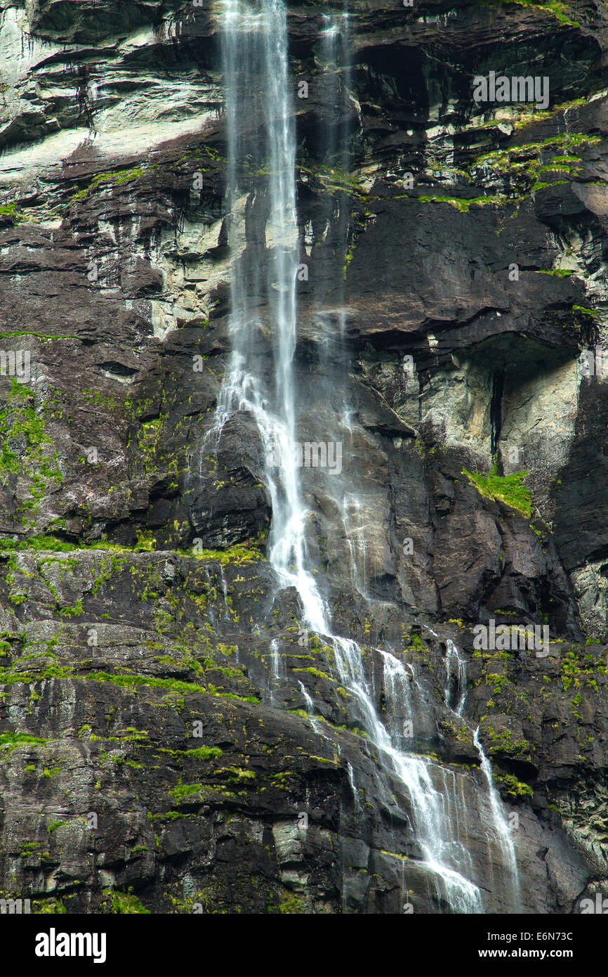 Du nord des Cascades fjords norvégiens. Banque D'Images