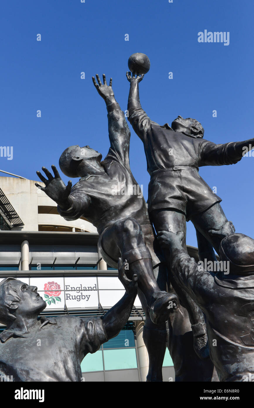 Le stade de rugby de Twickenham Rugby joueurs statue Banque D'Images