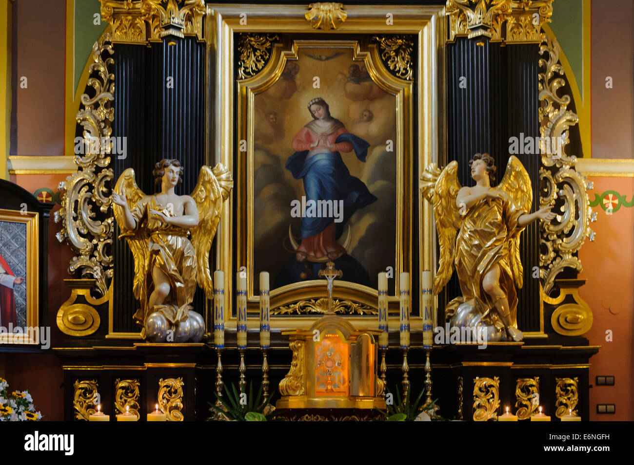 Adoration du Saint Sacrement à Saint Bernard, l'église de pèlerinage Kielce en Pologne, l'Europe, l'UNESCO patrimoine Banque D'Images