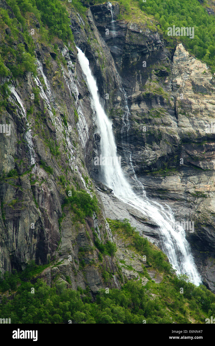 Du nord des Cascades fjords norvégiens. Banque D'Images