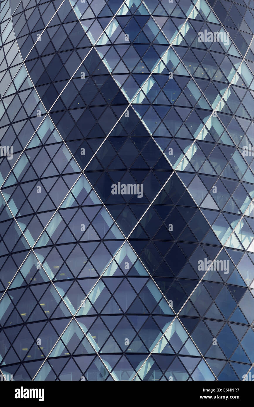 Le Gherkin Building, 30 St Mary Axe, Close Up, Londres, Royaume-Uni. Banque D'Images