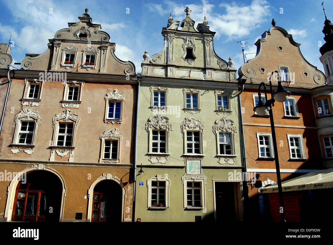 OPOLE, POLOGNE : charme du 18ème siècle, les maisons bourgeoise baroque dans la place du marché Rynek Banque D'Images