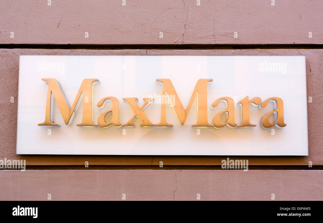 Max Mara store sur la Via Emilia San Petro, Reggio Emila (Reggio nell'Emilia), Emilia Romagna, Italie Banque D'Images