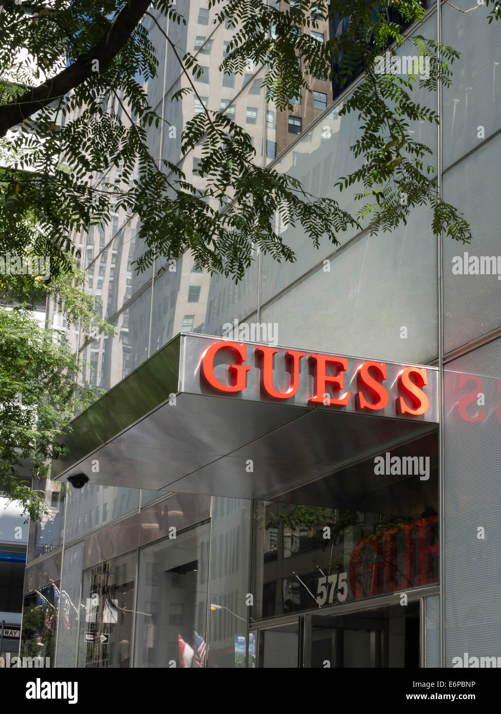 Boutique Guess sur la Cinquième Avenue, NYC Banque D'Images