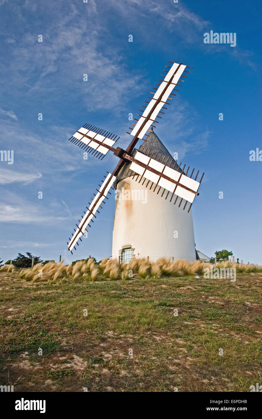 La Conchette, le moulin se trouve en face du port de Jard sur Mer sur la côte Atlantique de la France Banque D'Images