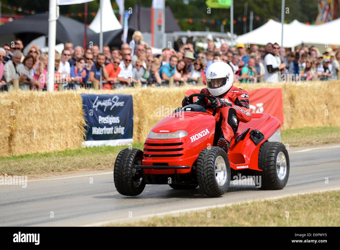 Honda tondeuse moyenne à Chris Evans' CarFest Sud en aide aux enfants dans le besoin Banque D'Images