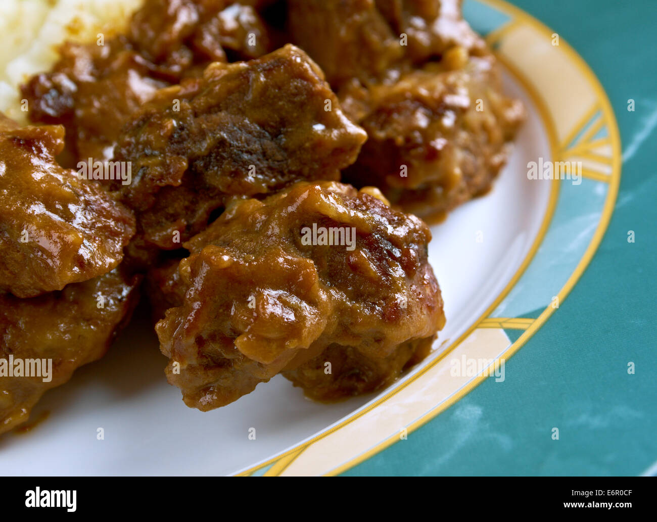 Carbonnade de boeuf a la Flamande avec une purée de pommes de terre