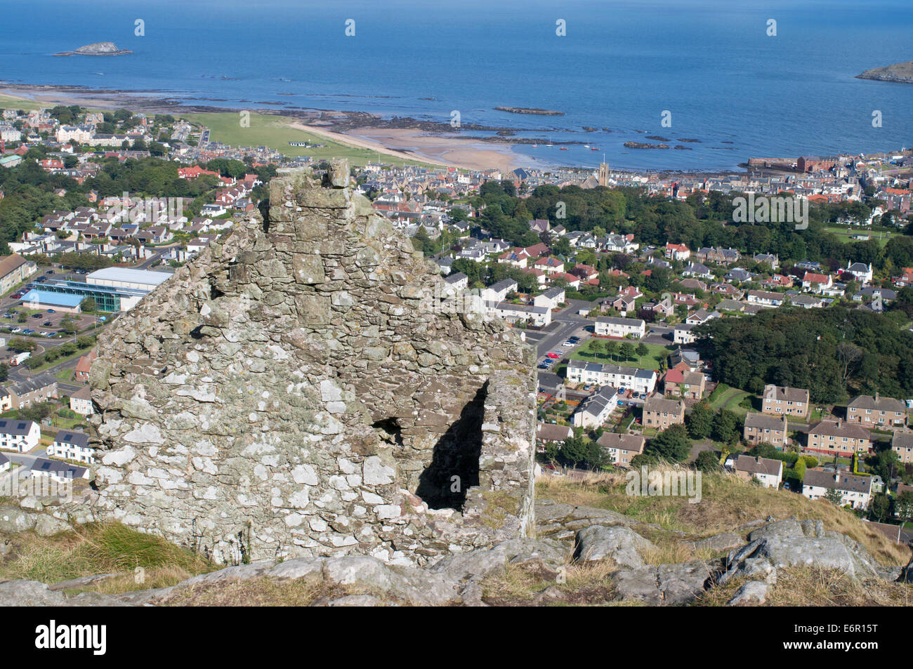 Vue de North Berwick de Berwick Law, East Lothian, Ecosse, Europe Banque D'Images