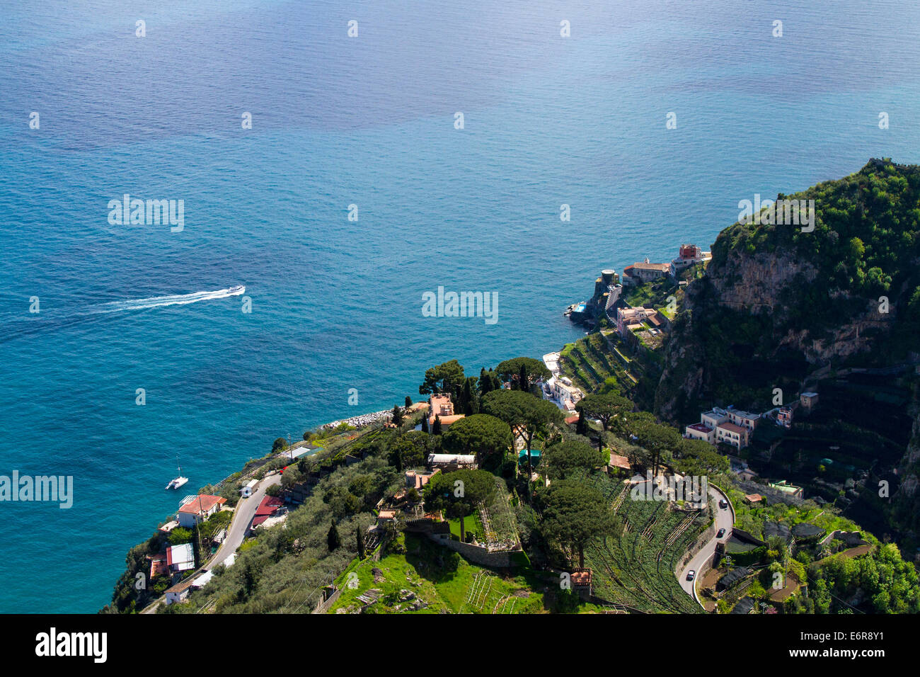 Côte d'Amalfi, vue depuis la falaise ville de Ravello, Italie Banque D'Images