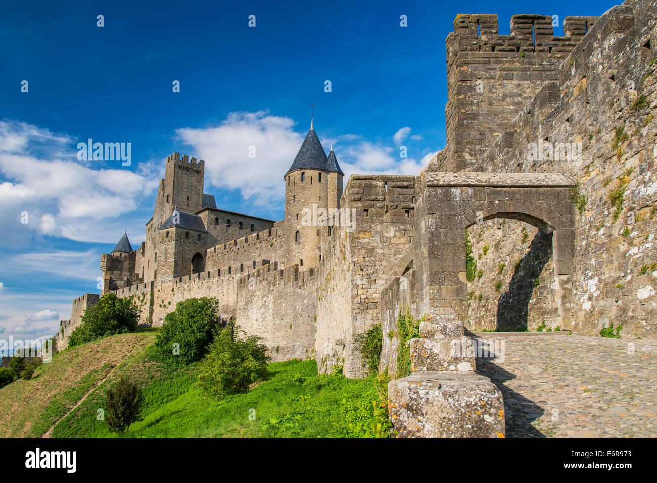 Porte d'entrée de la cité médiévale fortifiée, Carcassonne,  Languedoc-Roussillon, France Photo Stock - Alamy