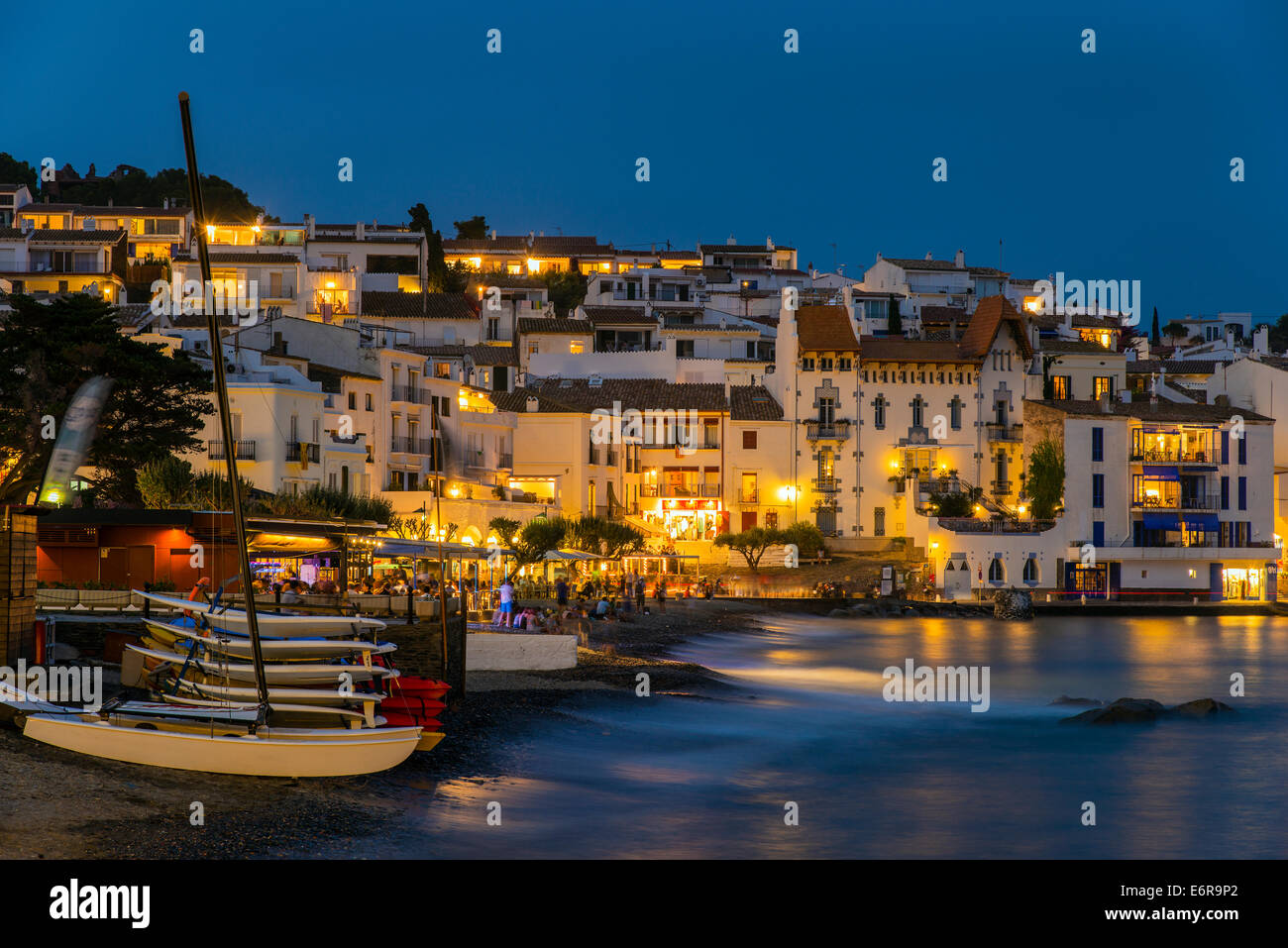 Vue de la nuit de Cadaques, Costa Brava, Catalogne, Espagne Banque D'Images