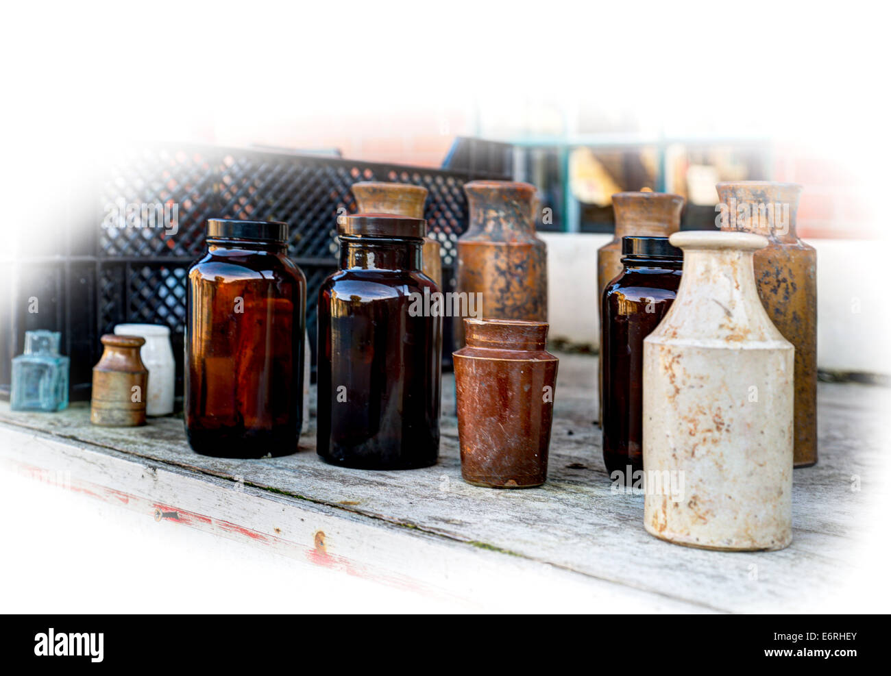 Vieilles bouteilles à vendre à Elsecar Heritage Centre. Banque D'Images