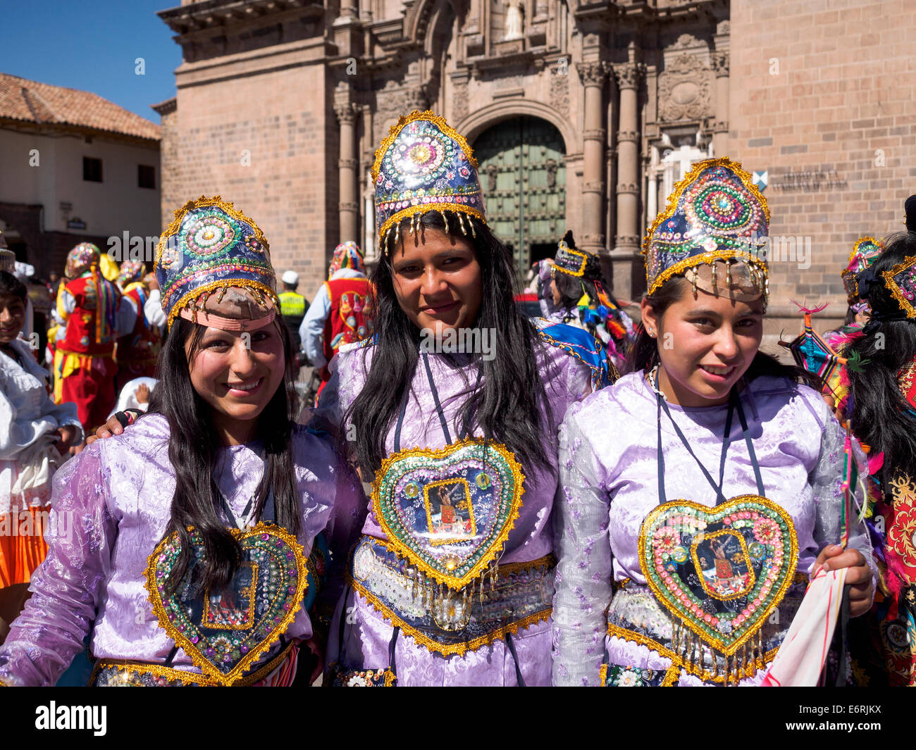 Les gens de toutes les régions se rassemblent pour Cusco pour l'Qoyllority (ou Qoyllur Rit'i) pèlerinage au sanctuaire de la montagne Sinakara - Banque D'Images