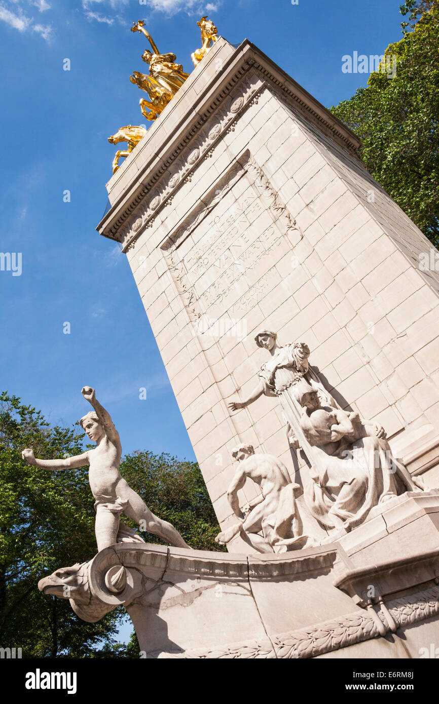 Une partie du Maine, Monument à l'extérieur de la porte des marchands, Central Park, Manhattan, New York City, New York, USA Banque D'Images