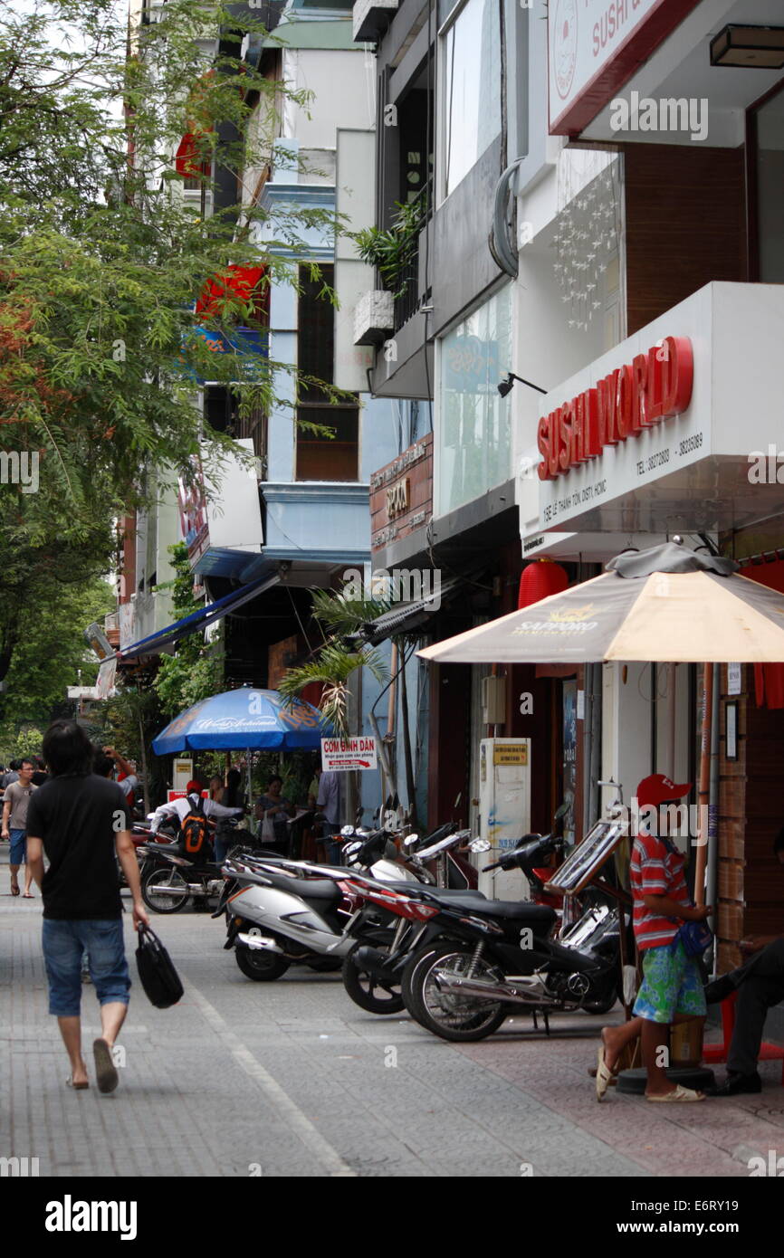 Salon japonais, Le Thanh Ton Street, District 1, Ho Chi Minh City, Vietnam Banque D'Images