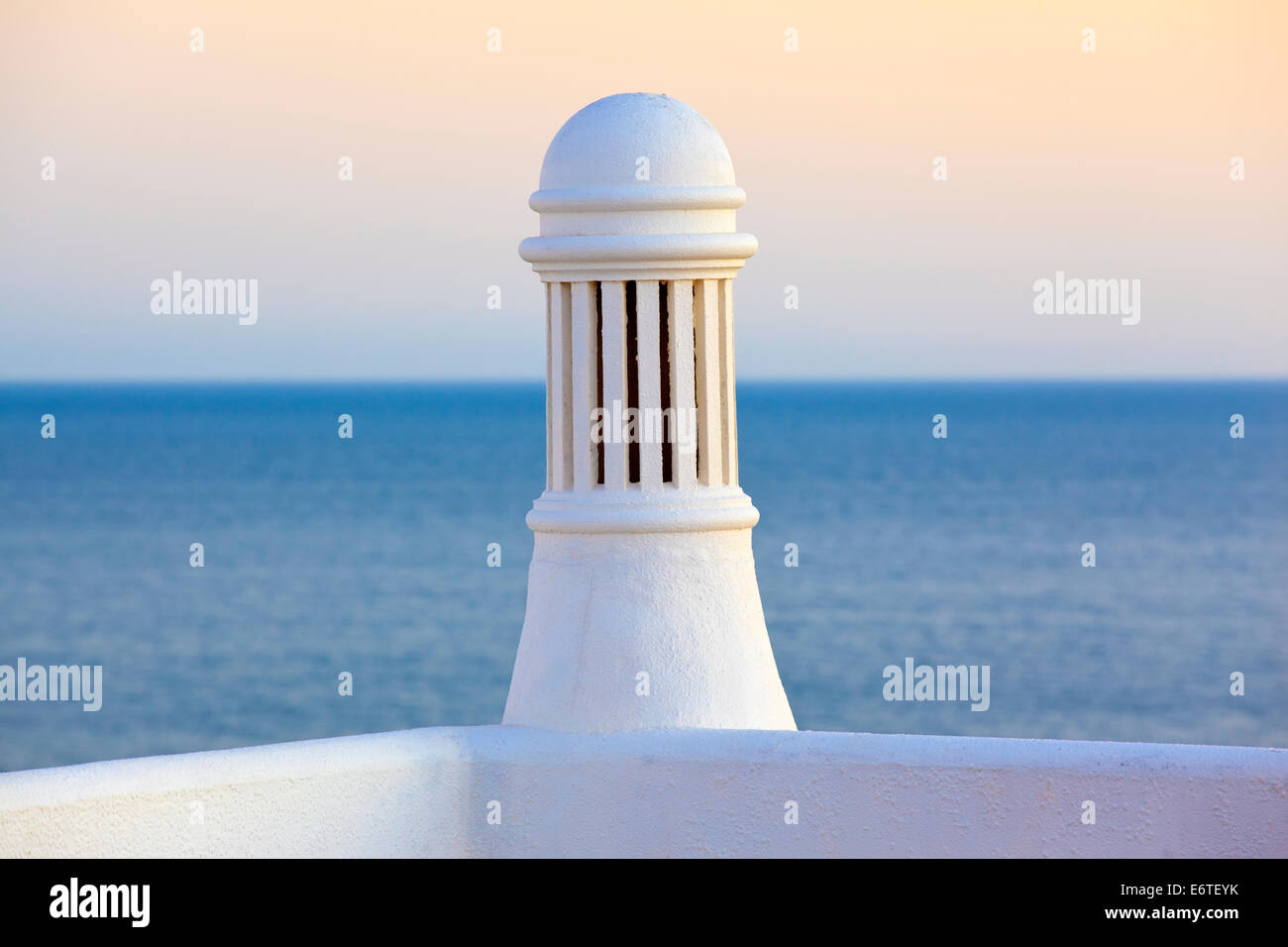 Cheminée typique, Carvoeiro, Algarve, Portugal, Europe Banque D'Images