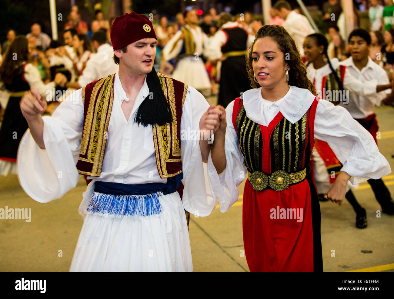 L'Ohio, États-Unis. 30e Août, 2014. Les spectacles de danse traditionnelle grecque au cours de la 2014 Columbus Festival Grec. Credit : Brent Clark/Alamy Live News Banque D'Images
