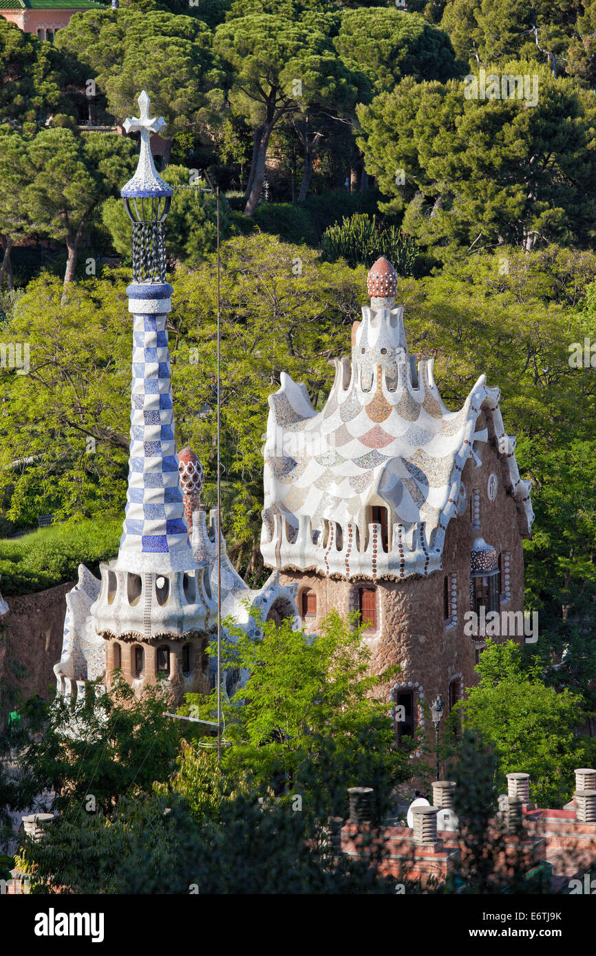 Consiergerie pavillons par Antoni Gaudi dans le parc Guell, Barcelone, Catalogne, espagne. Banque D'Images