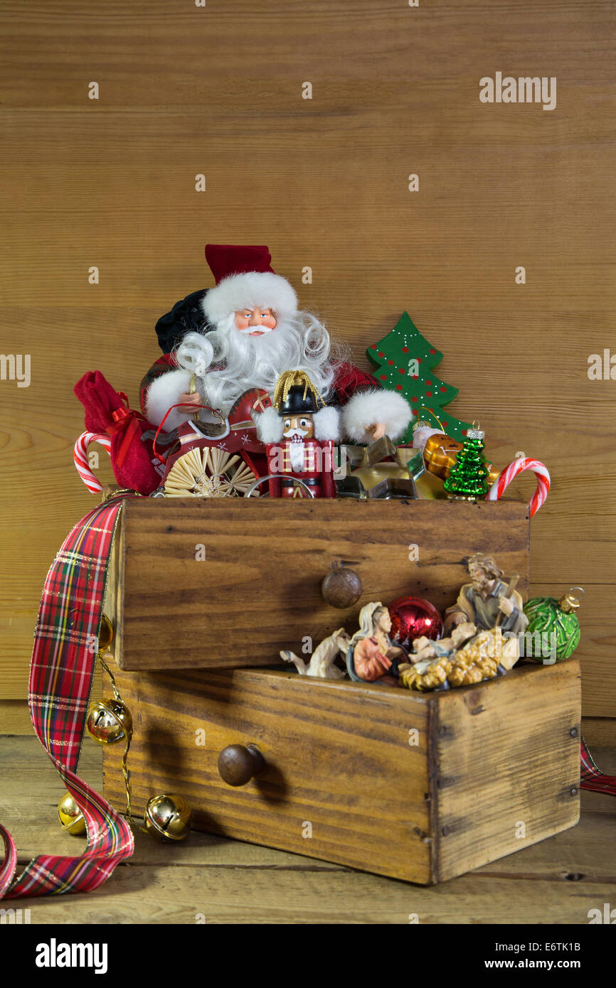 Décoration De Noël Vintage - Père Noël En Rouge, Occasion, Ambiance Rétro