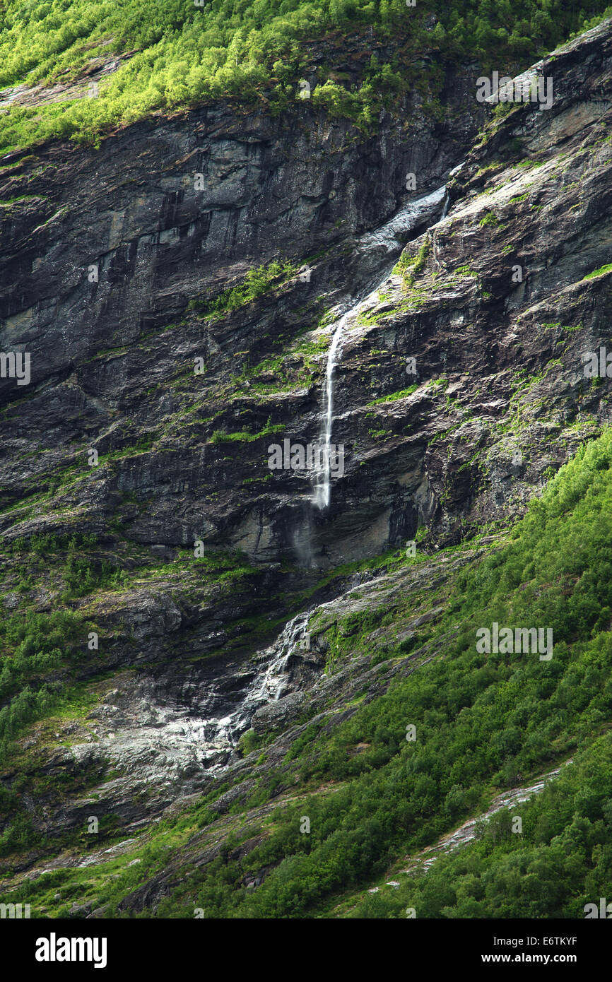 Du nord des Cascades fjords norvégiens. Banque D'Images
