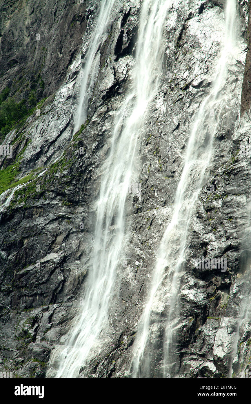 Du nord des Cascades fjords norvégiens. Banque D'Images
