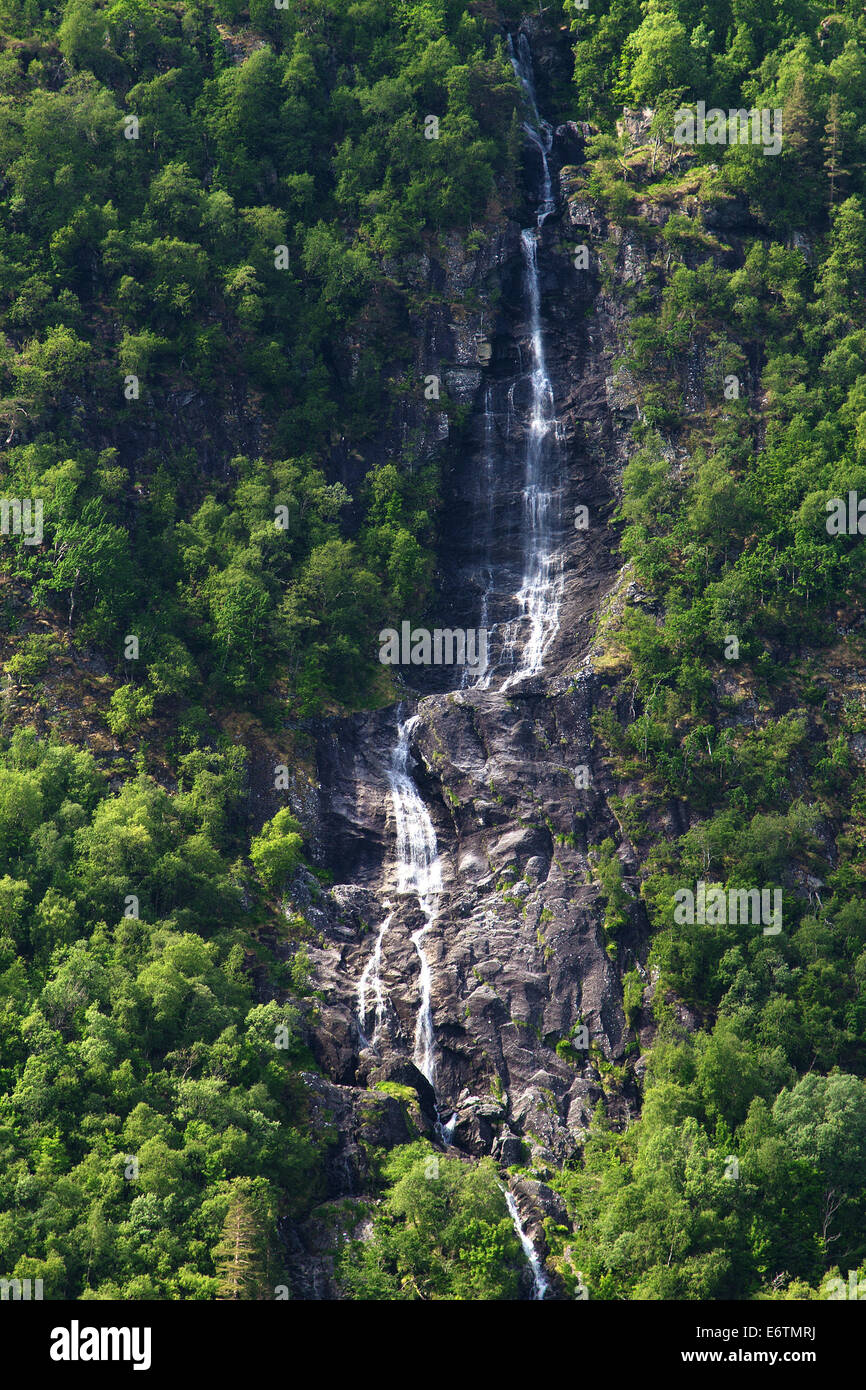 Du nord des Cascades fjords norvégiens. Banque D'Images