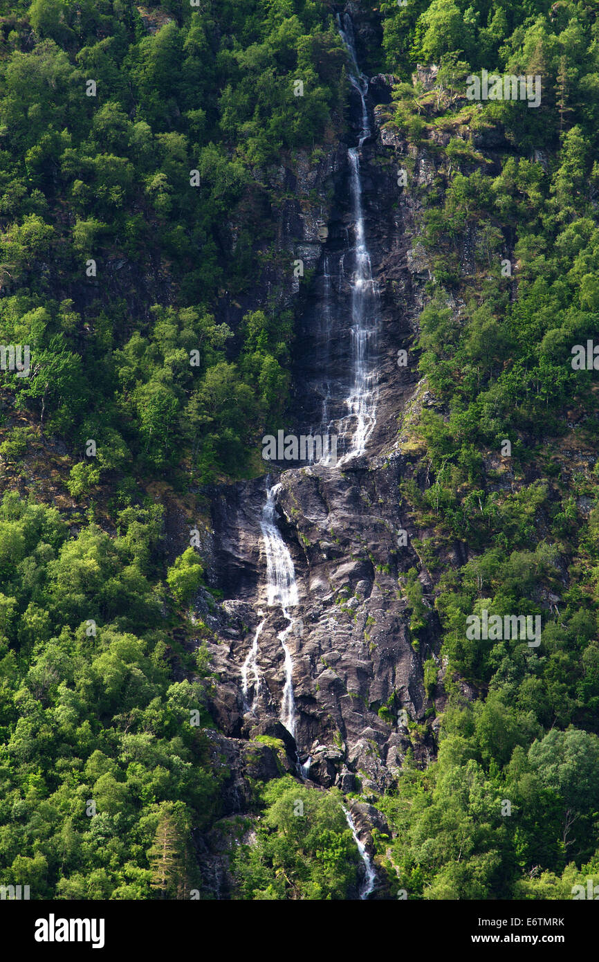Du nord des Cascades fjords norvégiens. Banque D'Images