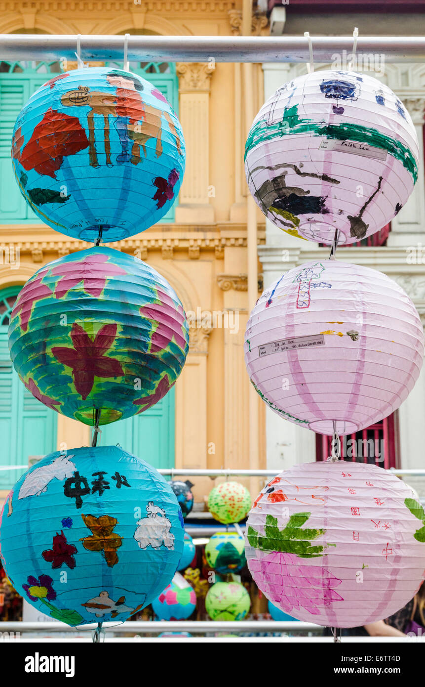 Détail de lanternes, partie d'un concours de peinture pour lanterne la Mi-automne dans Chinatown, Singapour Banque D'Images